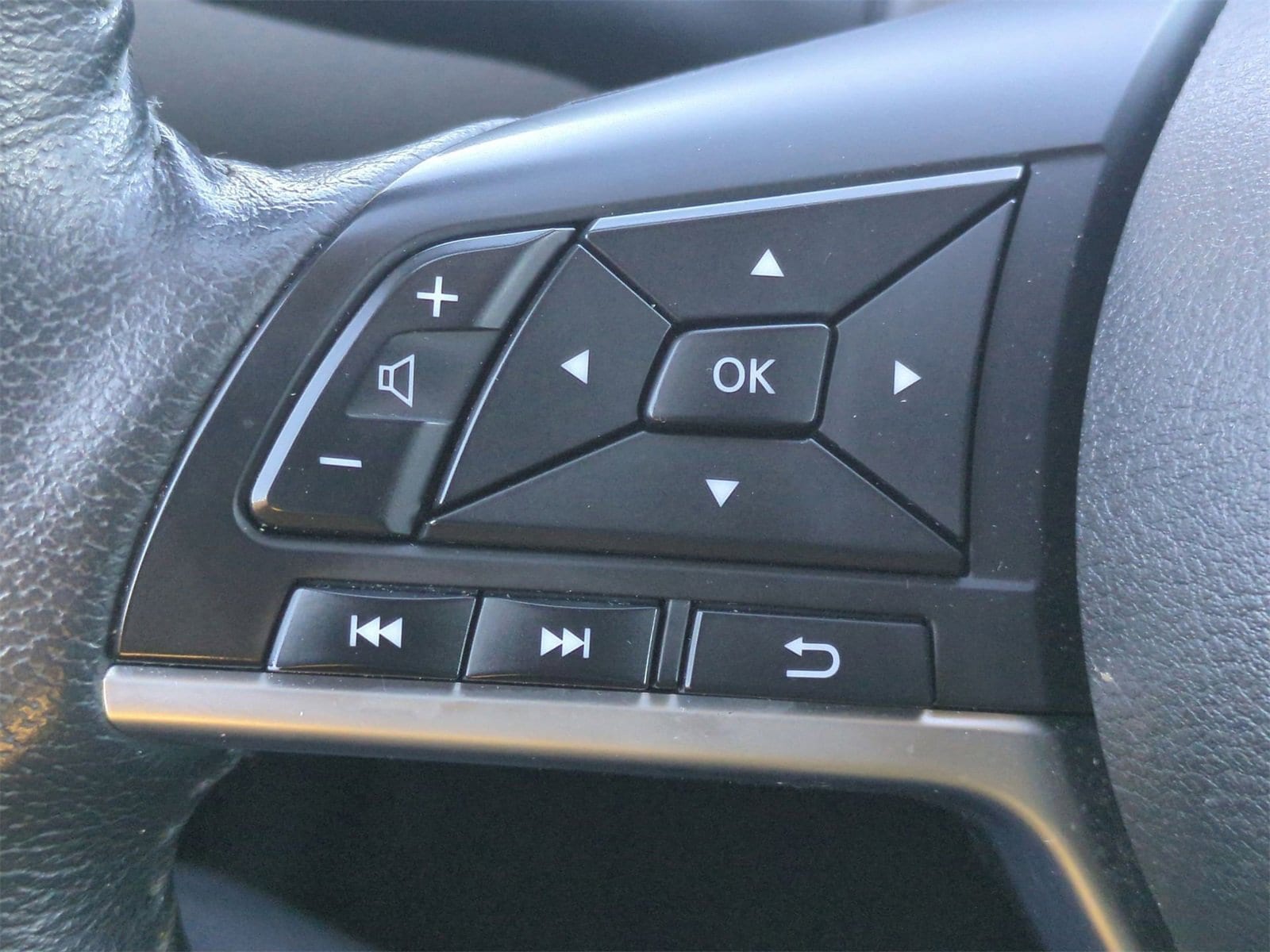 Thumbnail: 2019 Nissan Rogue - 23