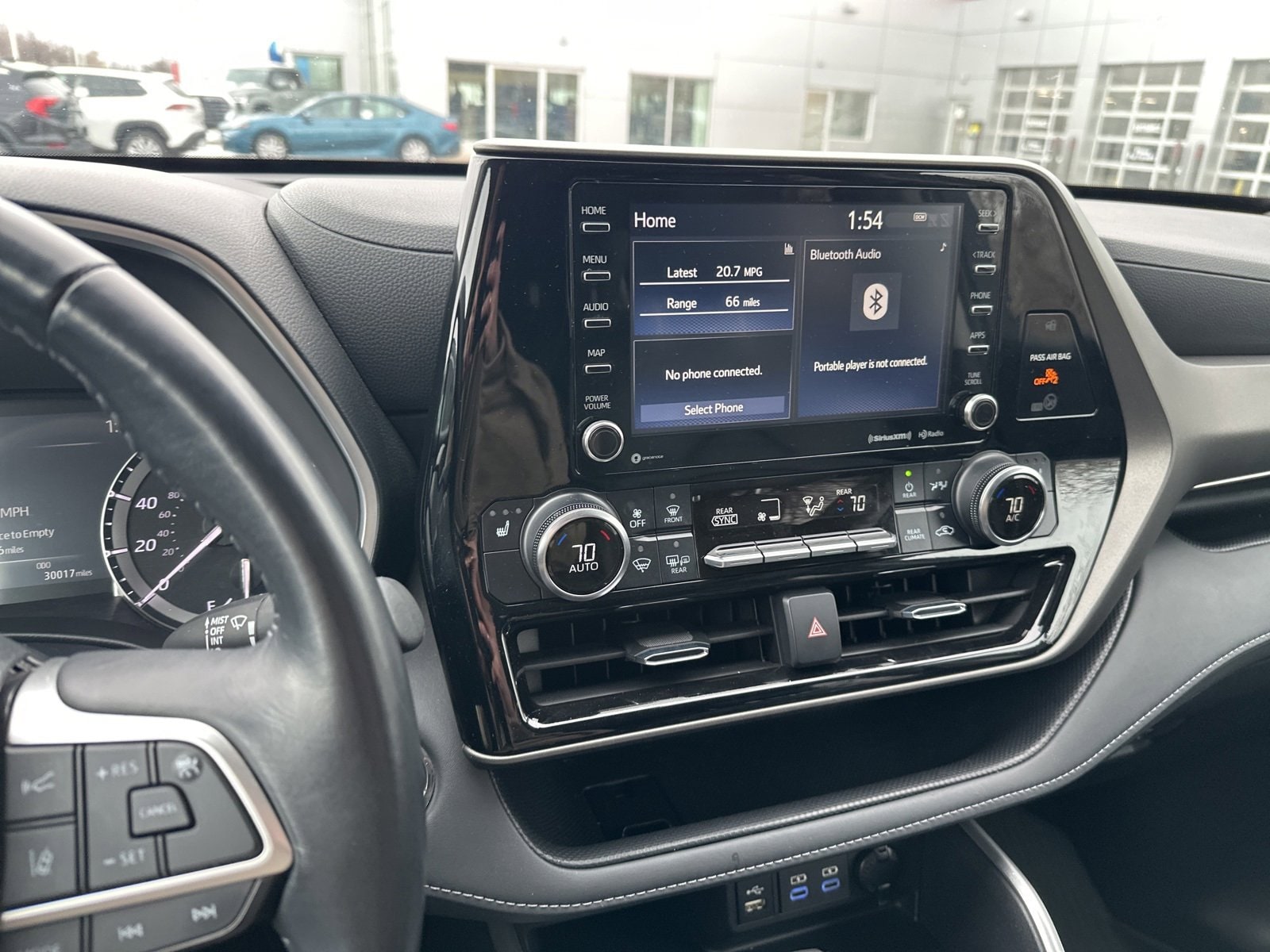 Thumbnail: 2022 Toyota Highlander - 7