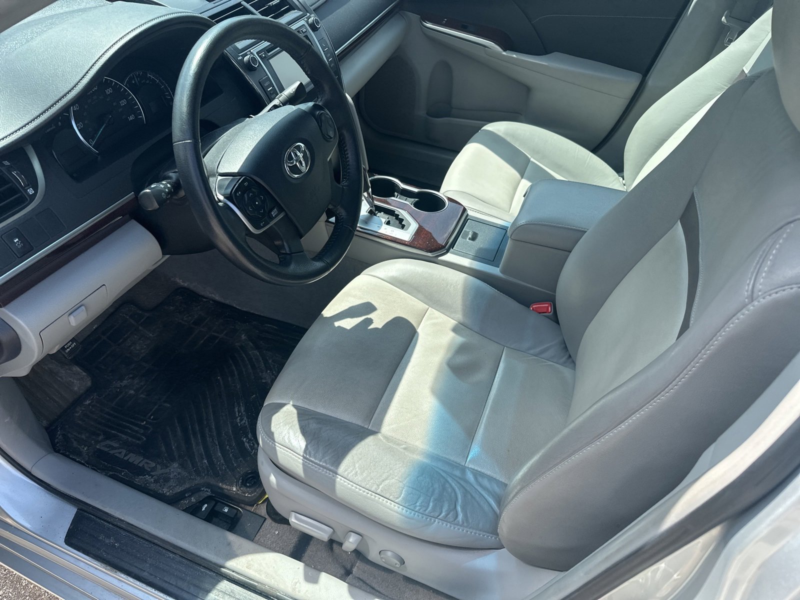 Thumbnail: 2014 Toyota Camry - 12
