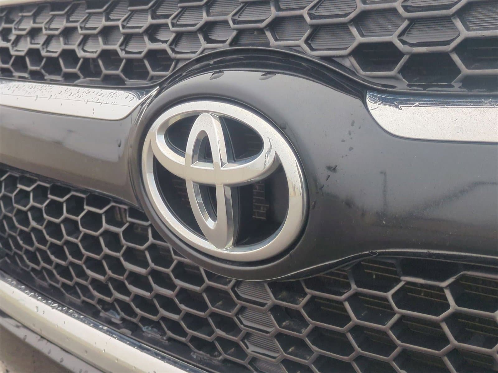 Thumbnail: 2011 Toyota RAV4 - 12