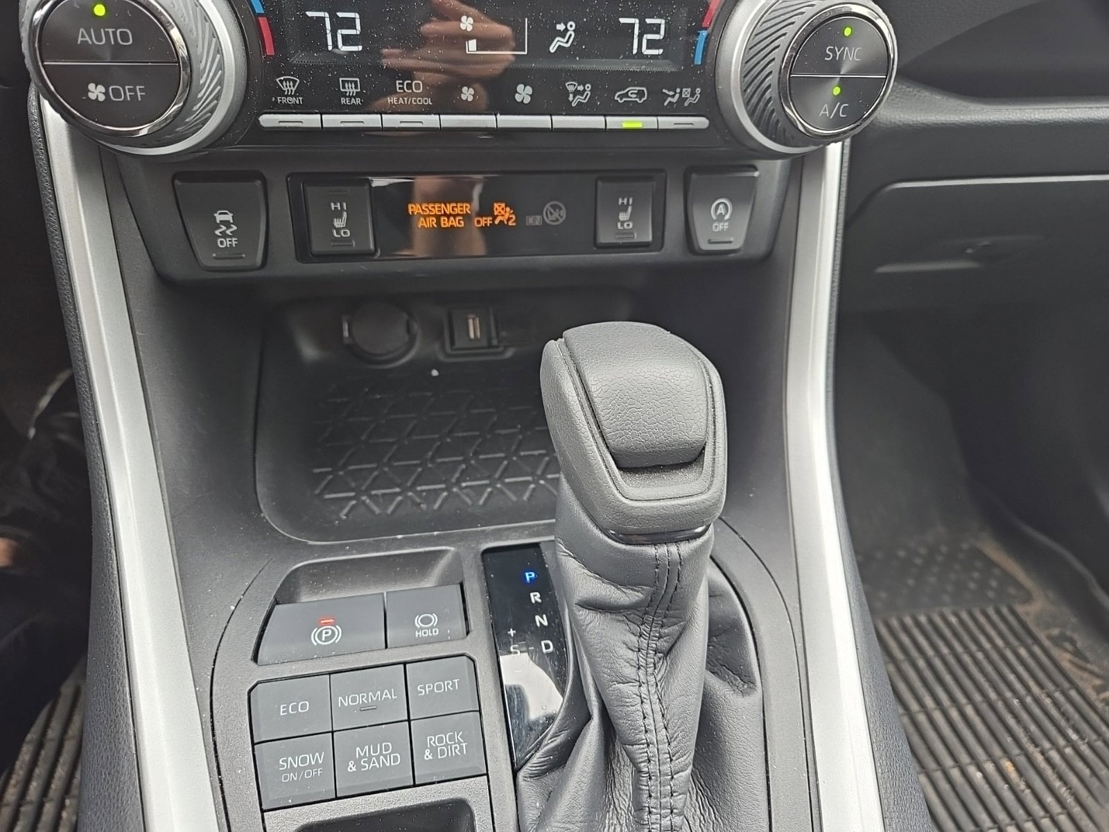 Thumbnail: 2022 Toyota RAV4 - 7