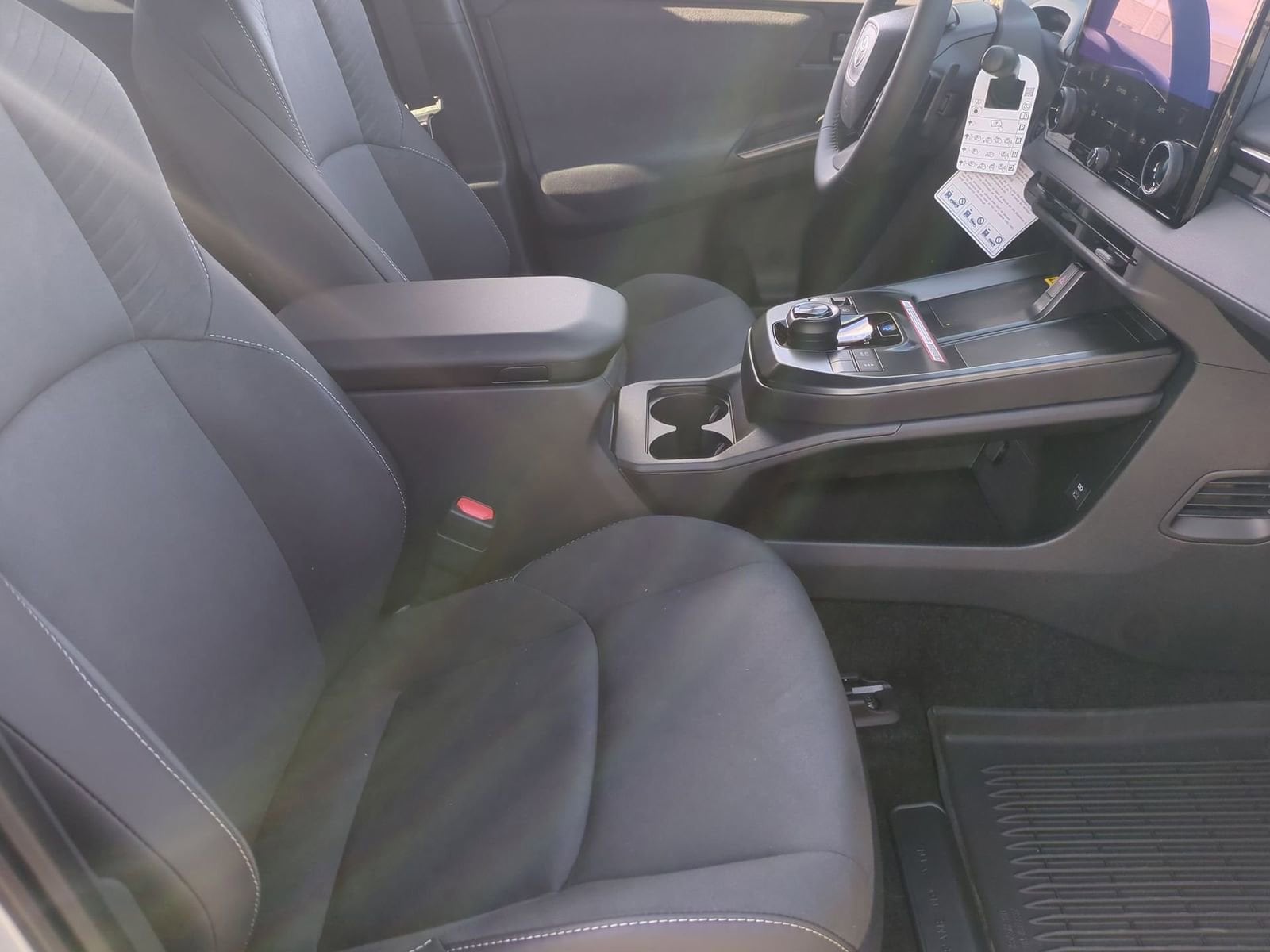 2026 Toyota C-HR XSE - Photo 21