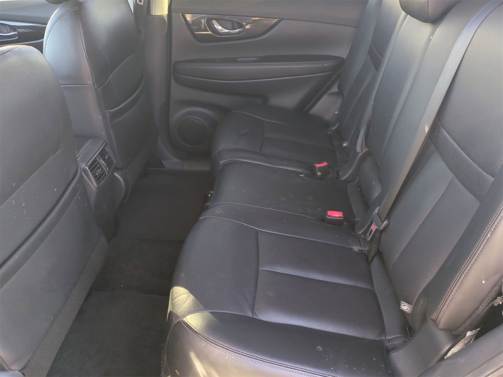 Thumbnail: 2019 Nissan Rogue - 19