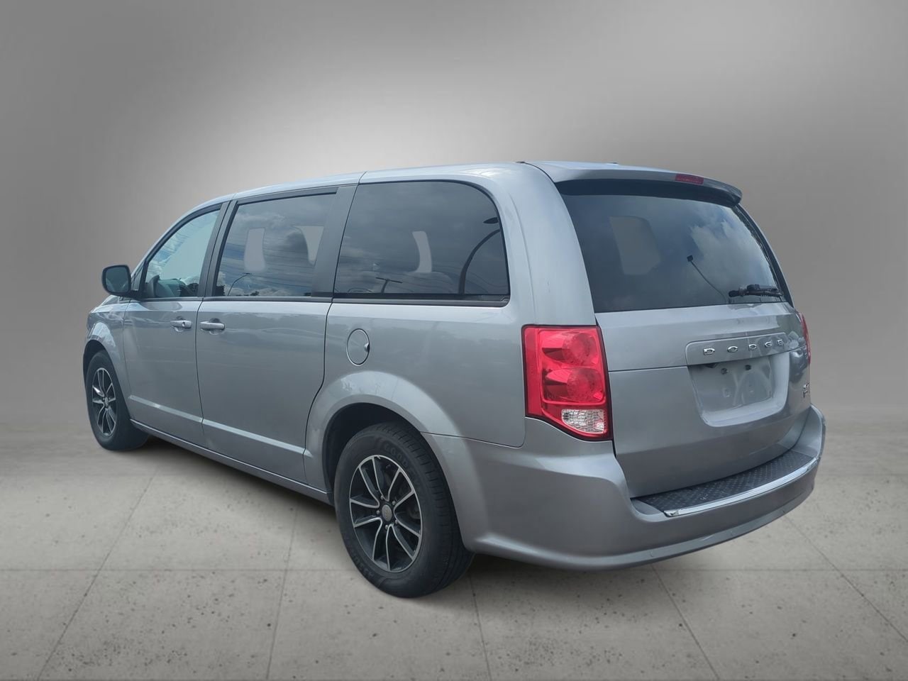Thumbnail: 2019 Dodge Grand Caravan - 6
