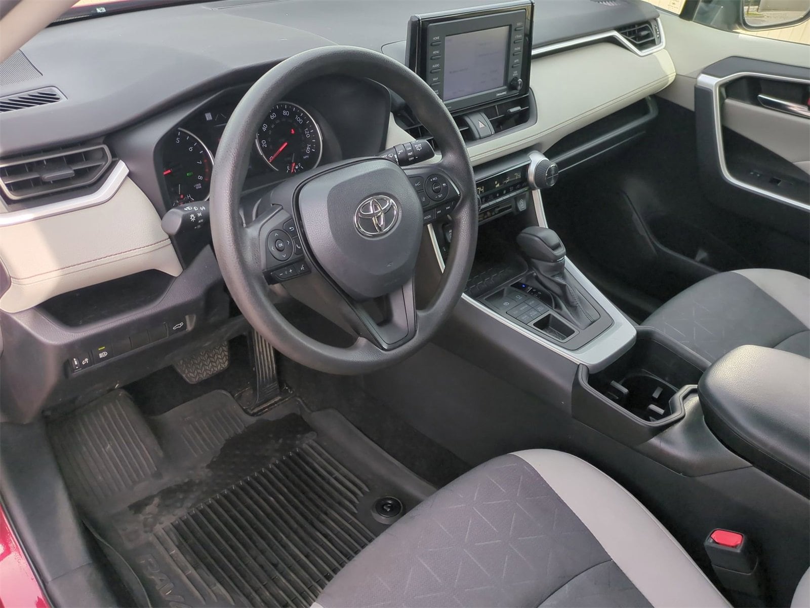 Thumbnail: 2022 Toyota RAV4 - 10