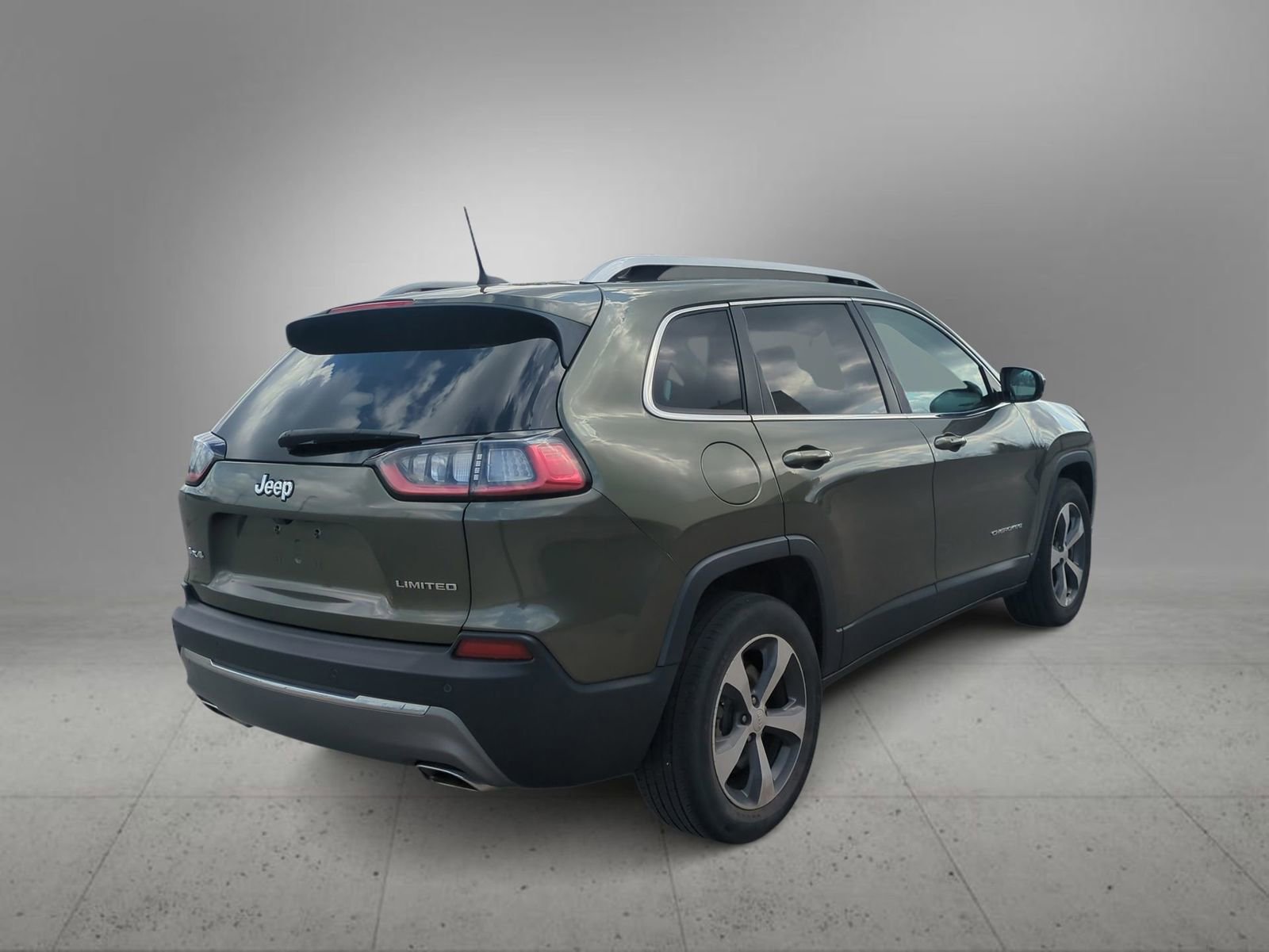 Thumbnail: 2019 Jeep Cherokee - 8
