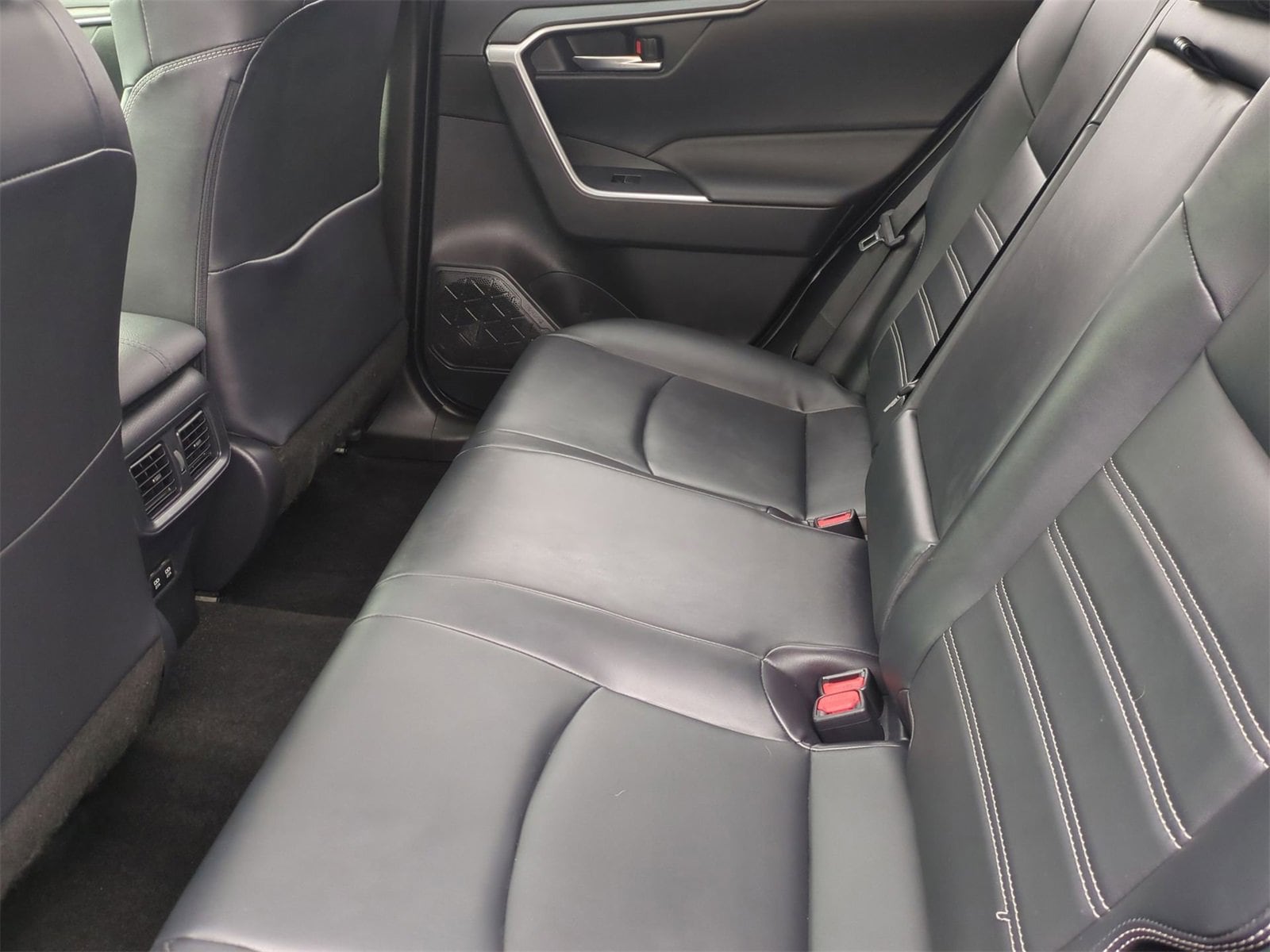 Thumbnail: 2020 Toyota RAV4 - 20