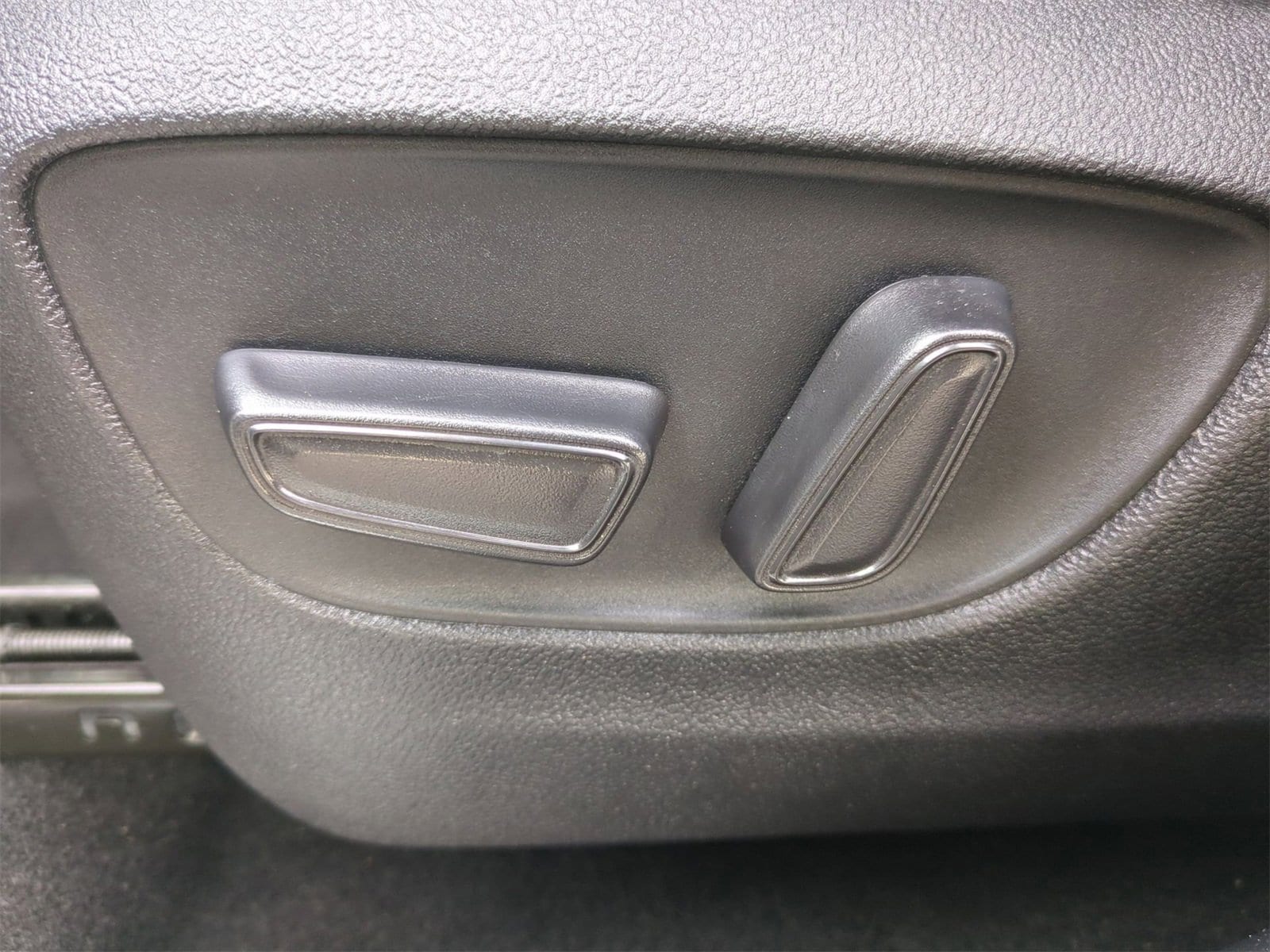 Thumbnail: 2023 Toyota Highlander - 17