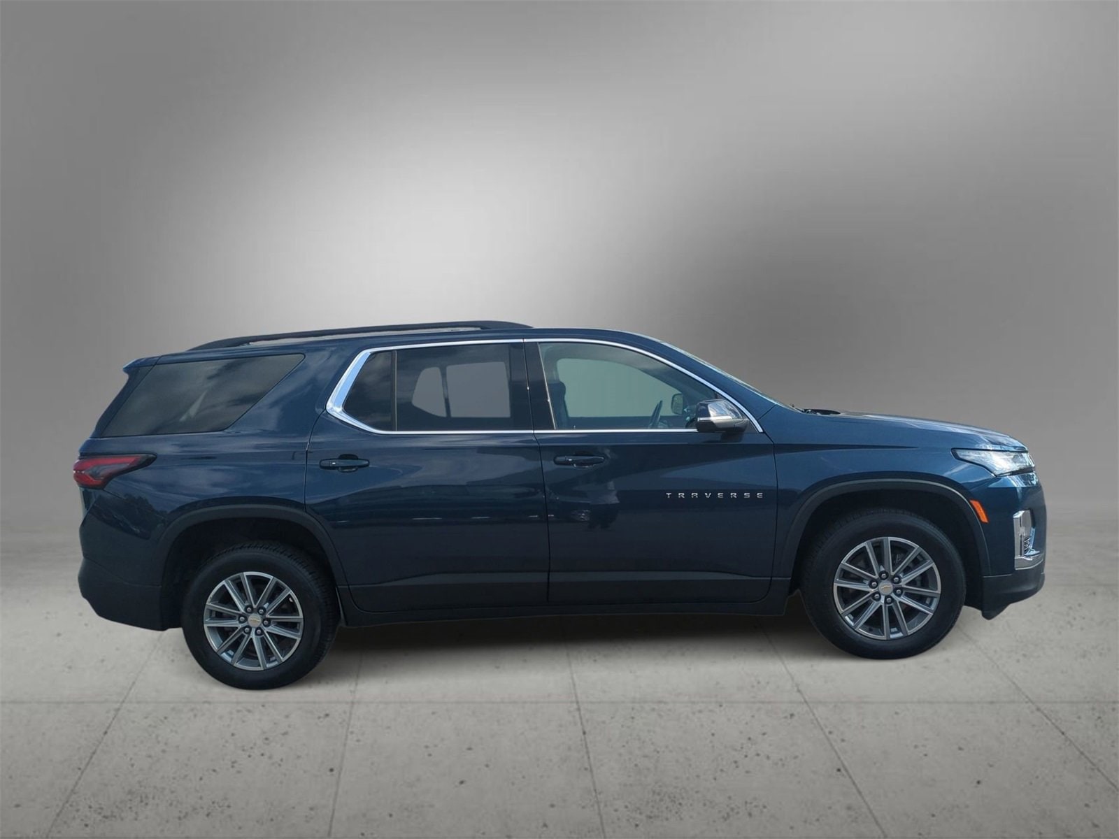 Thumbnail: 2023 Chevrolet Traverse - 9