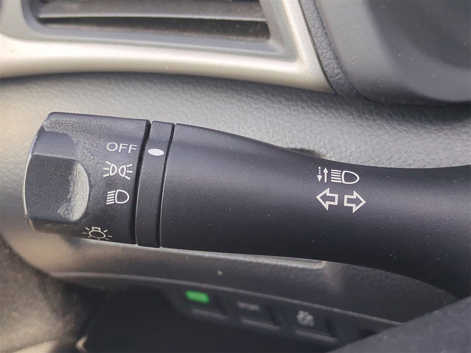 Thumbnail: 2014 Nissan Sentra - 25