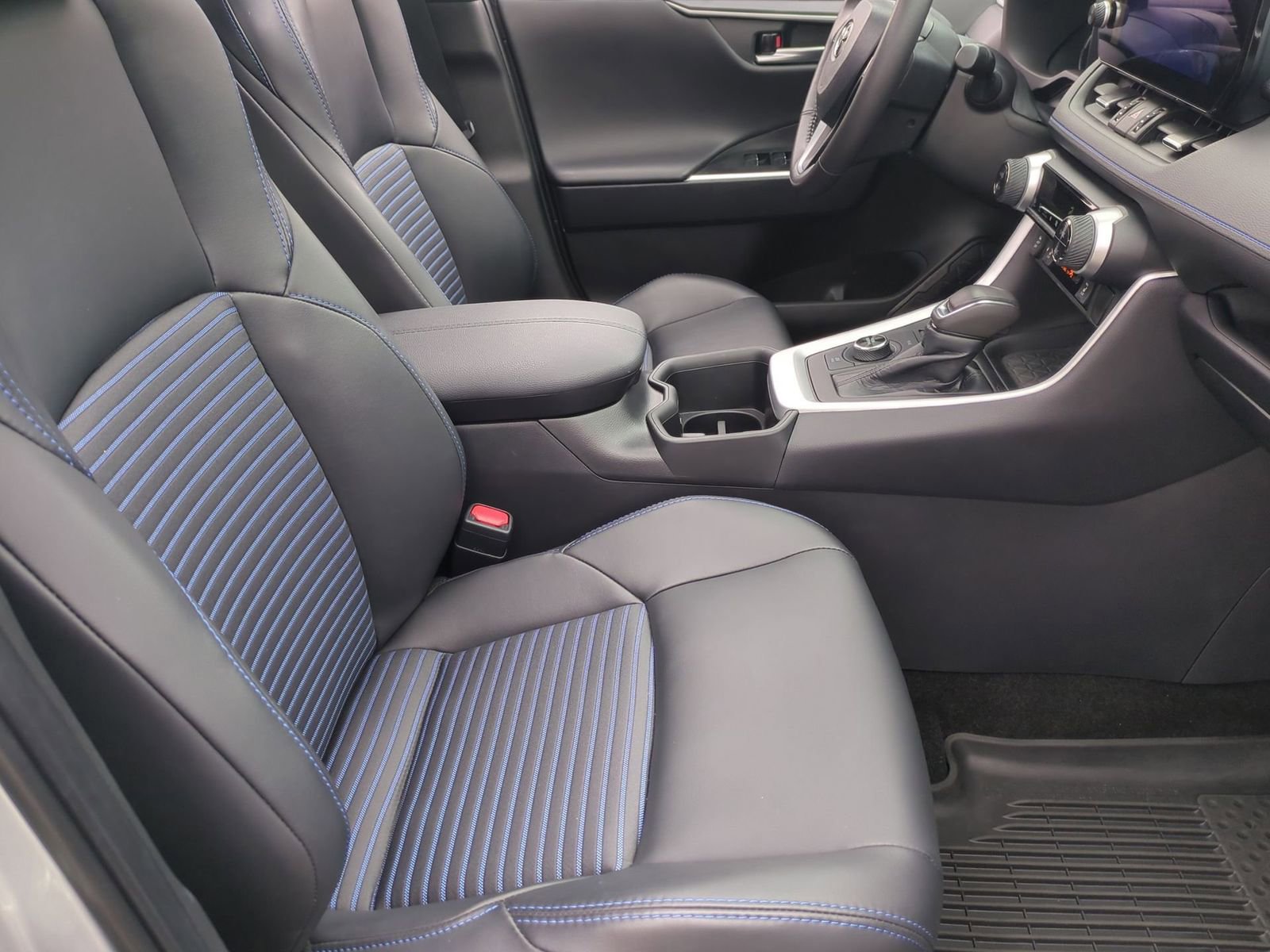 Thumbnail: 2024 Toyota RAV4 - 23