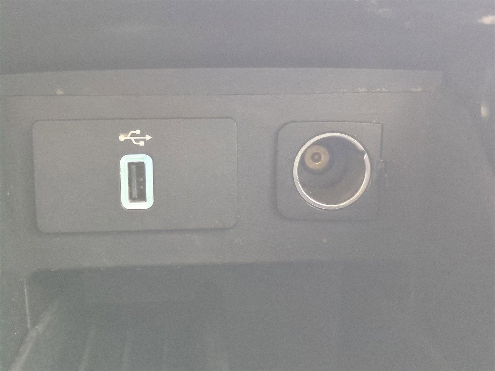 Thumbnail: 2018 Ford Explorer - 33