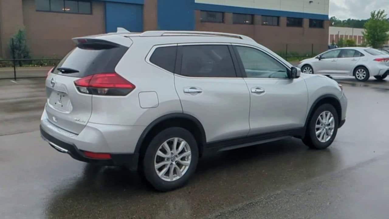 Thumbnail: 2017 Nissan Rogue - 8