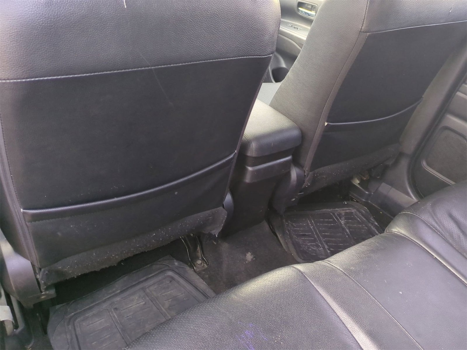 Thumbnail: 2017 Mitsubishi Outlander - 18