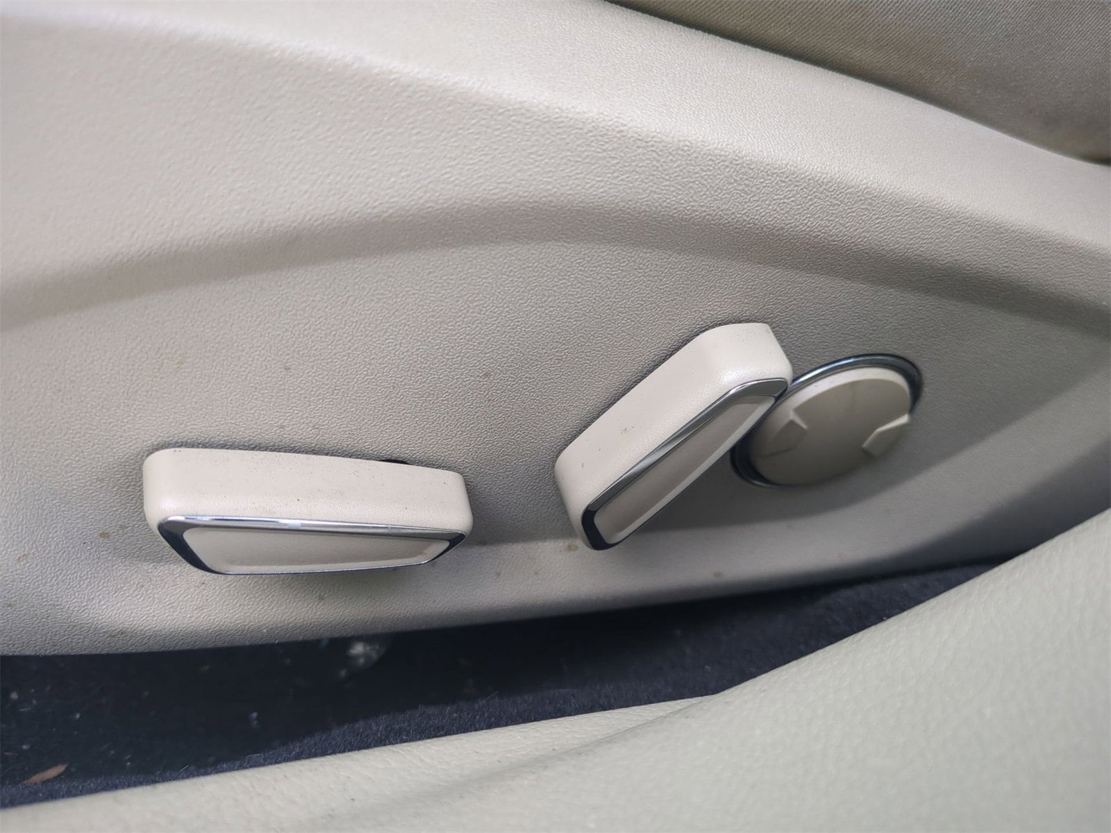 Thumbnail: 2013 Ford Fusion - 17