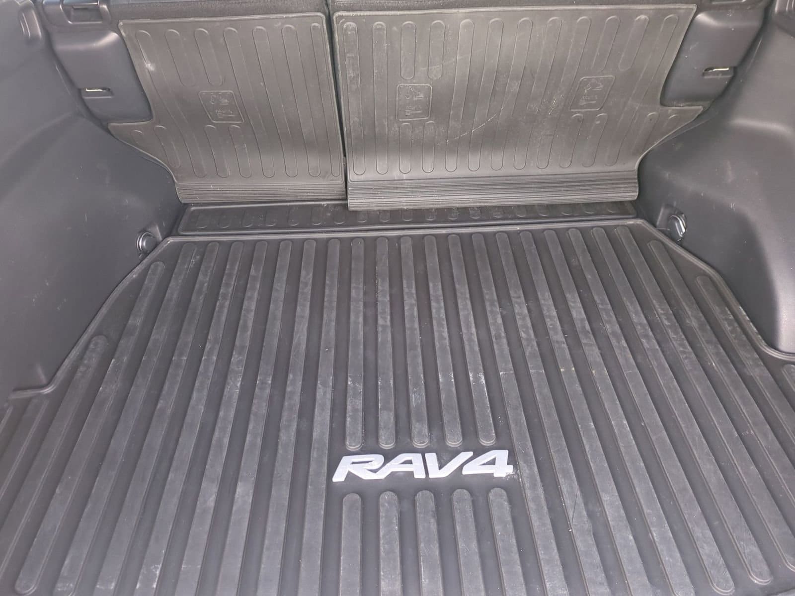 Thumbnail: 2020 Toyota RAV4 - 36