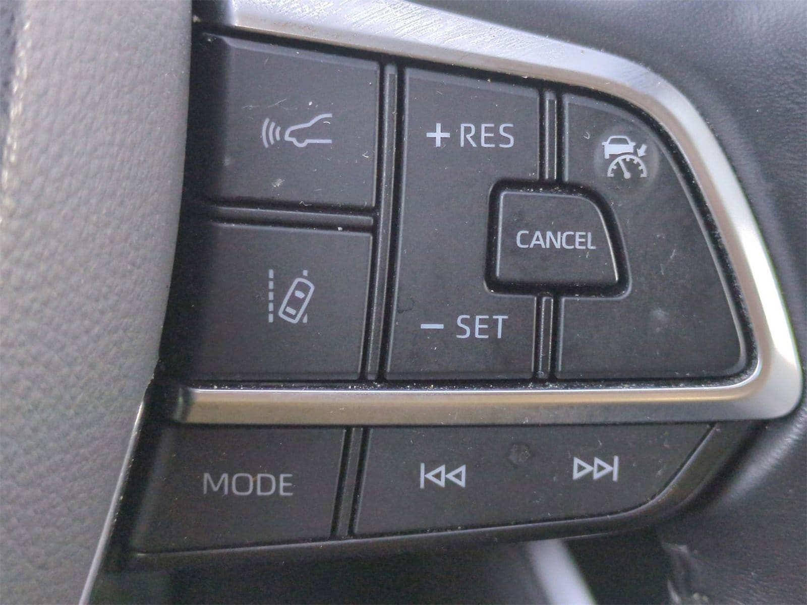 Thumbnail: 2021 Toyota Highlander - 27