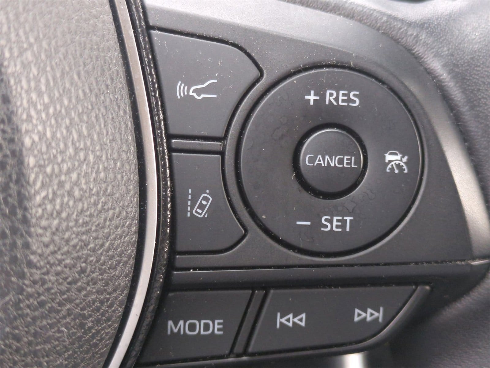 Thumbnail: 2021 Toyota RAV4 - 26