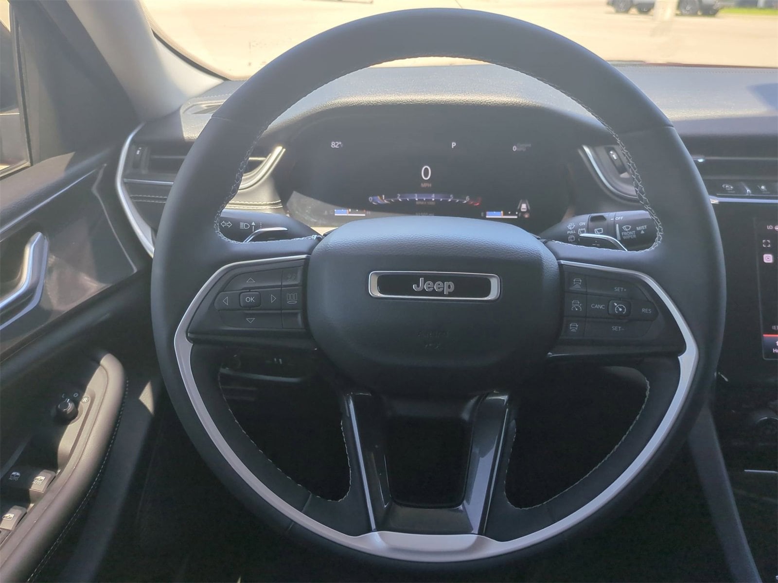 Thumbnail: 2023 Jeep Grand Cherokee - 22