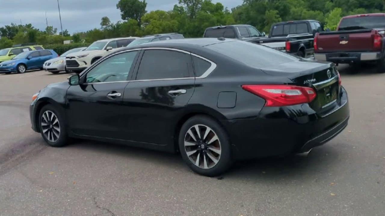 Thumbnail: 2018 Nissan Altima - 6