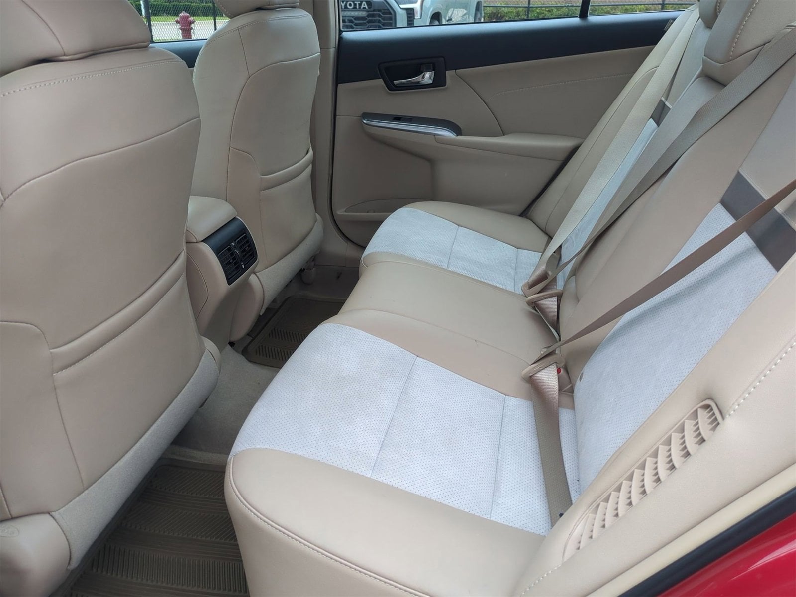 Thumbnail: 2014 Toyota Camry - 20
