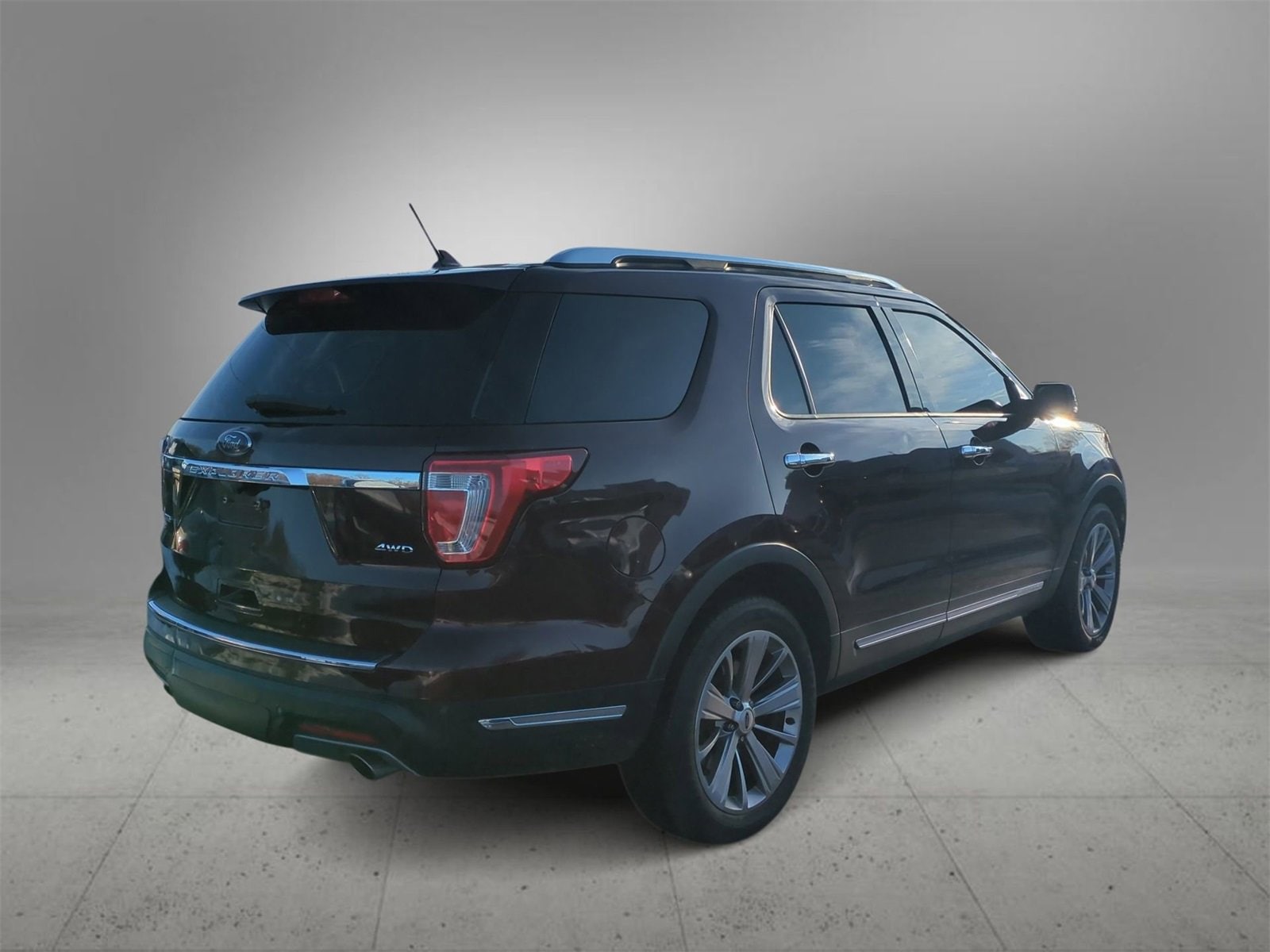 Thumbnail: 2018 Ford Explorer - 8