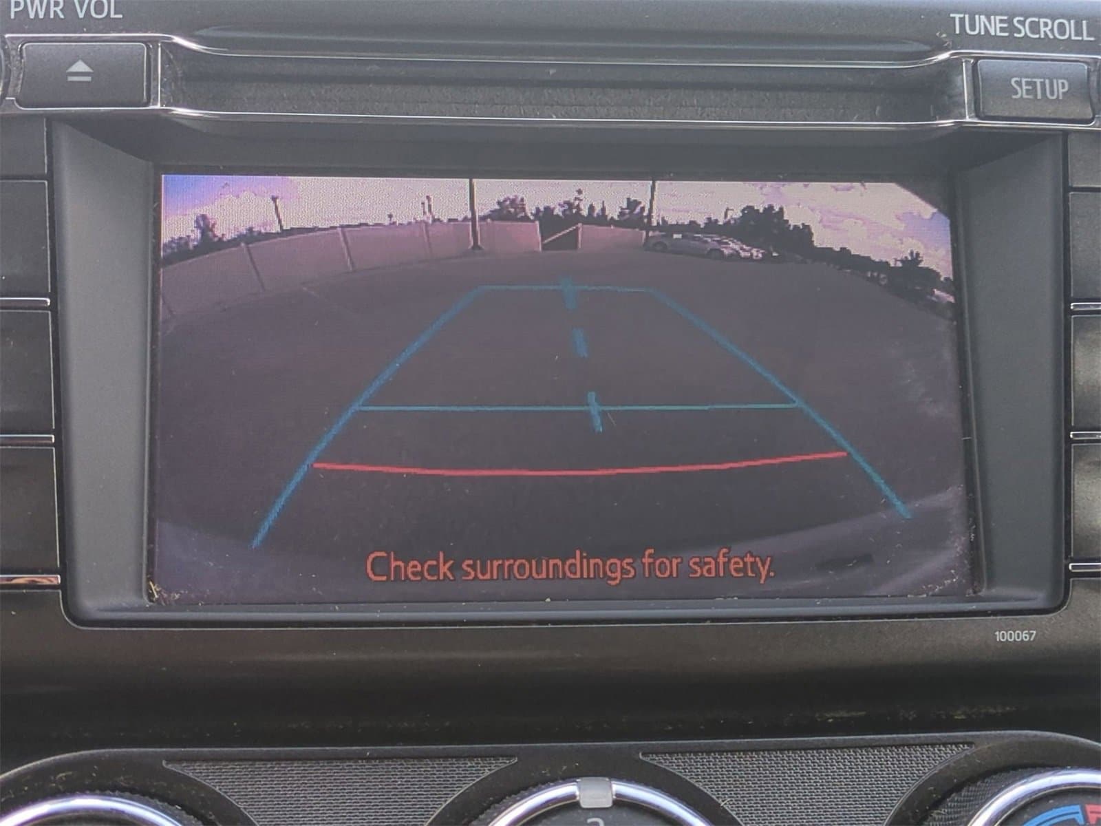 Thumbnail: 2013 Toyota RAV4 - 28