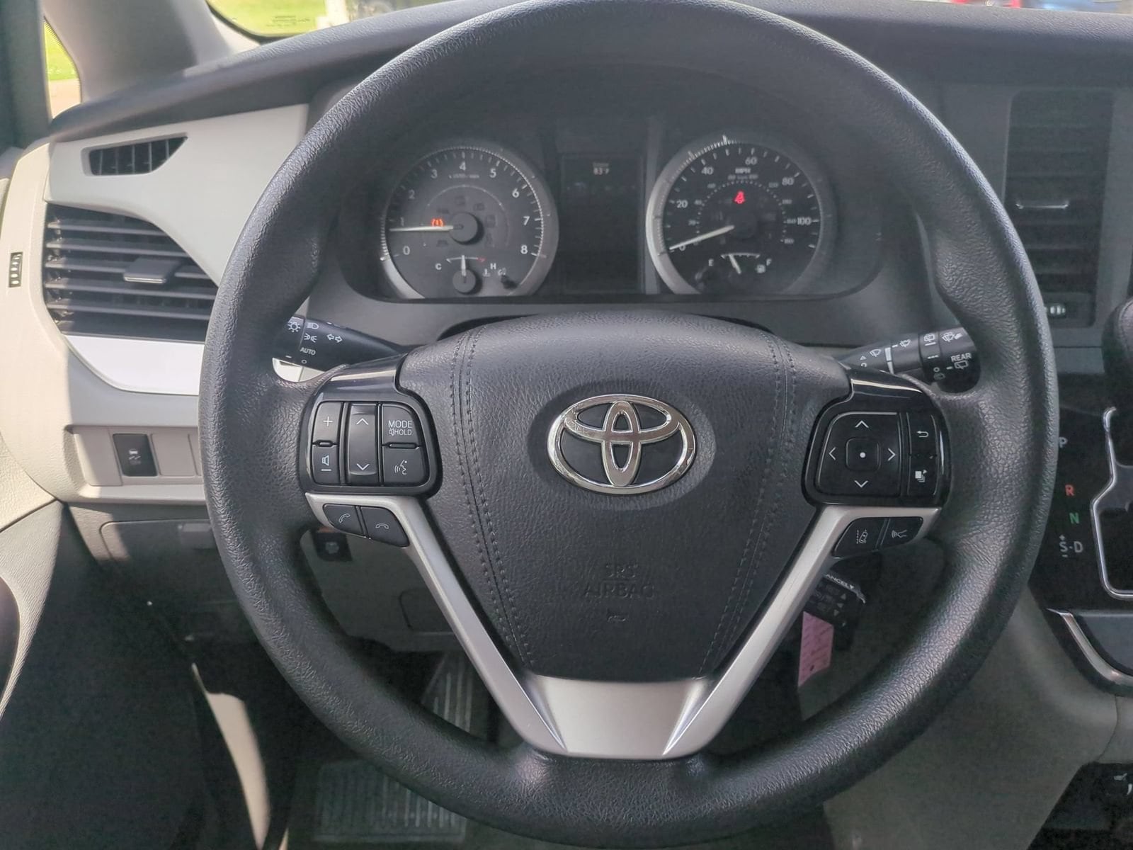 Thumbnail: 2019 Toyota Sienna - 22