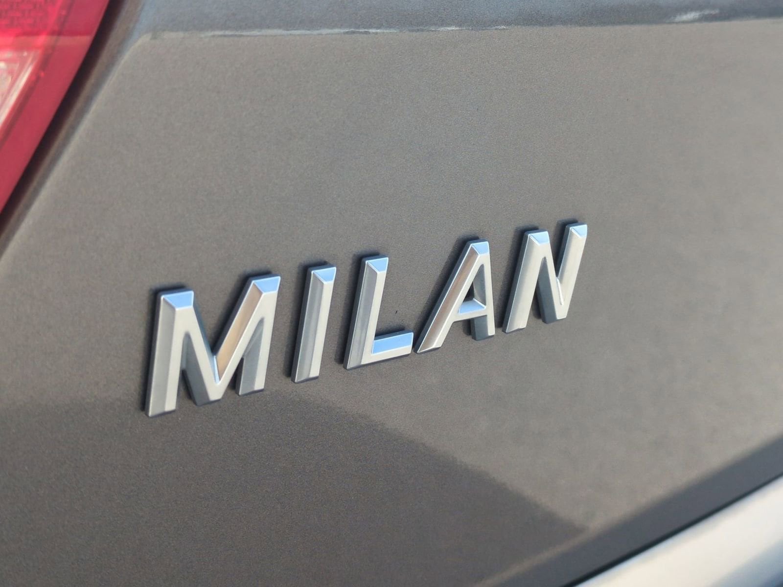 Thumbnail: 2010 Mercury Milan - 13