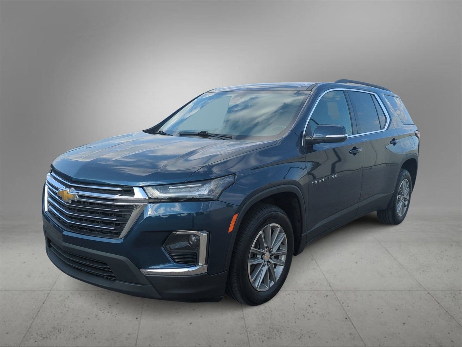 Thumbnail: 2023 Chevrolet Traverse - 4