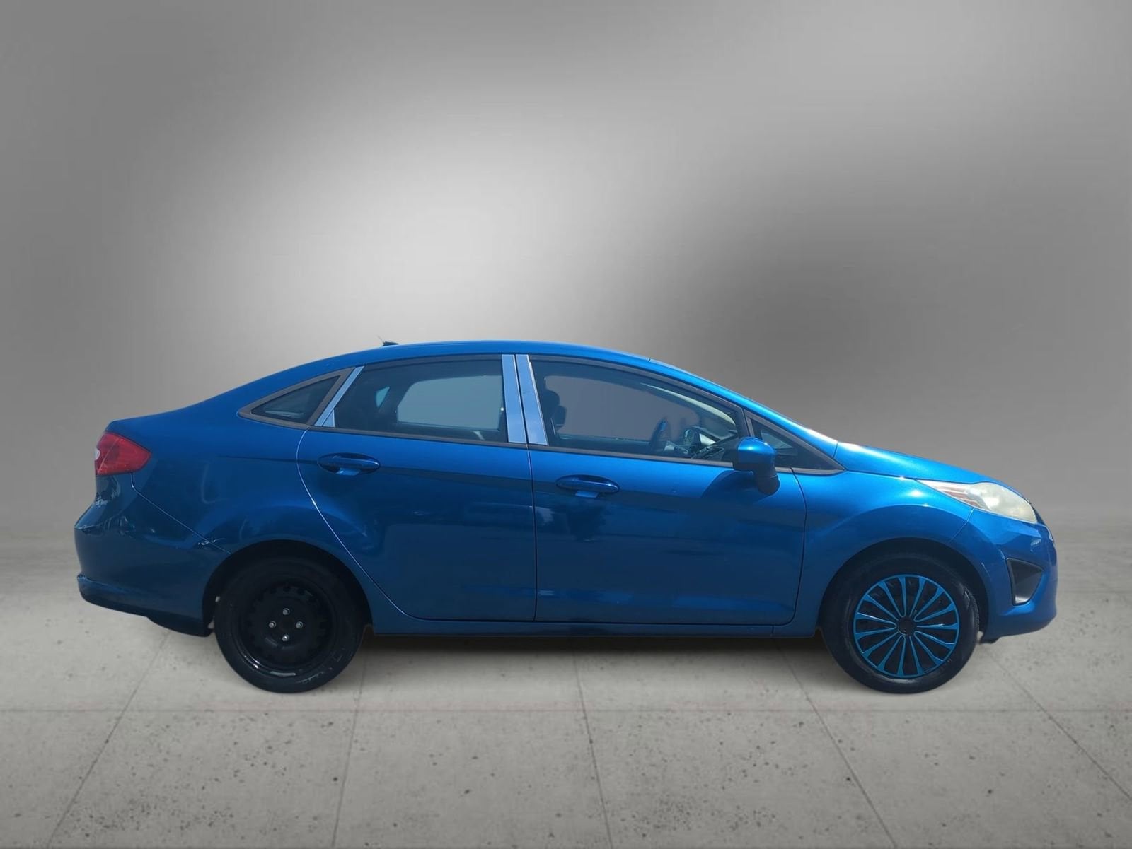 Thumbnail: 2011 Ford Fiesta - 9