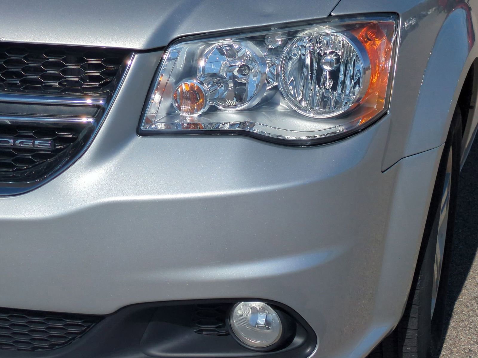 Thumbnail: 2011 Dodge Grand Caravan - 10