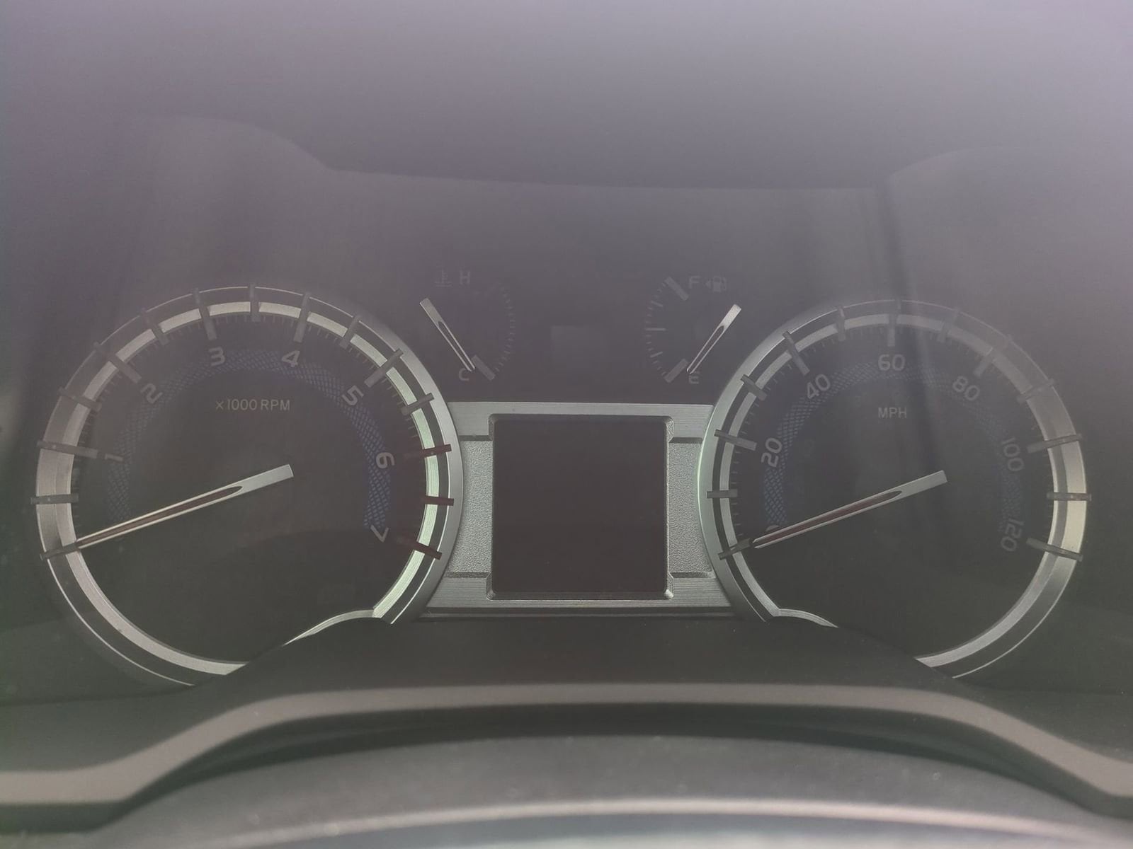 Thumbnail: 2015 Toyota 4Runner - 34