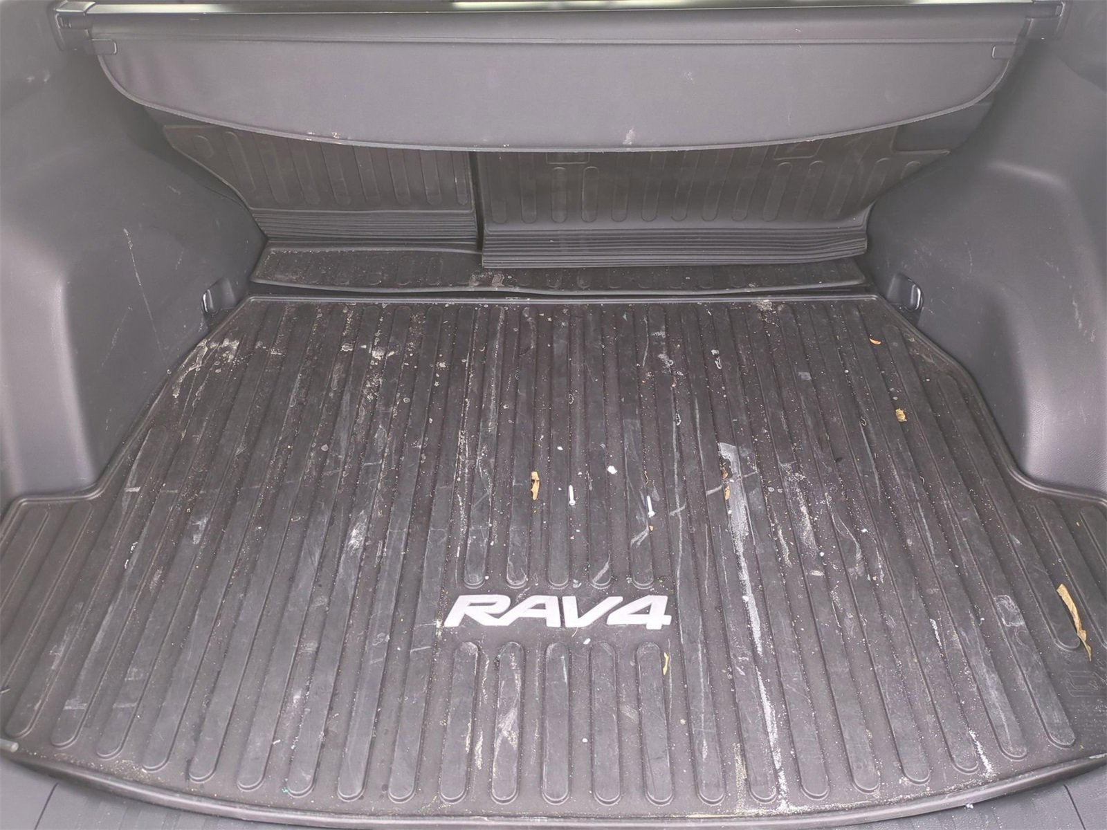 Thumbnail: 2024 Toyota RAV4 - 32