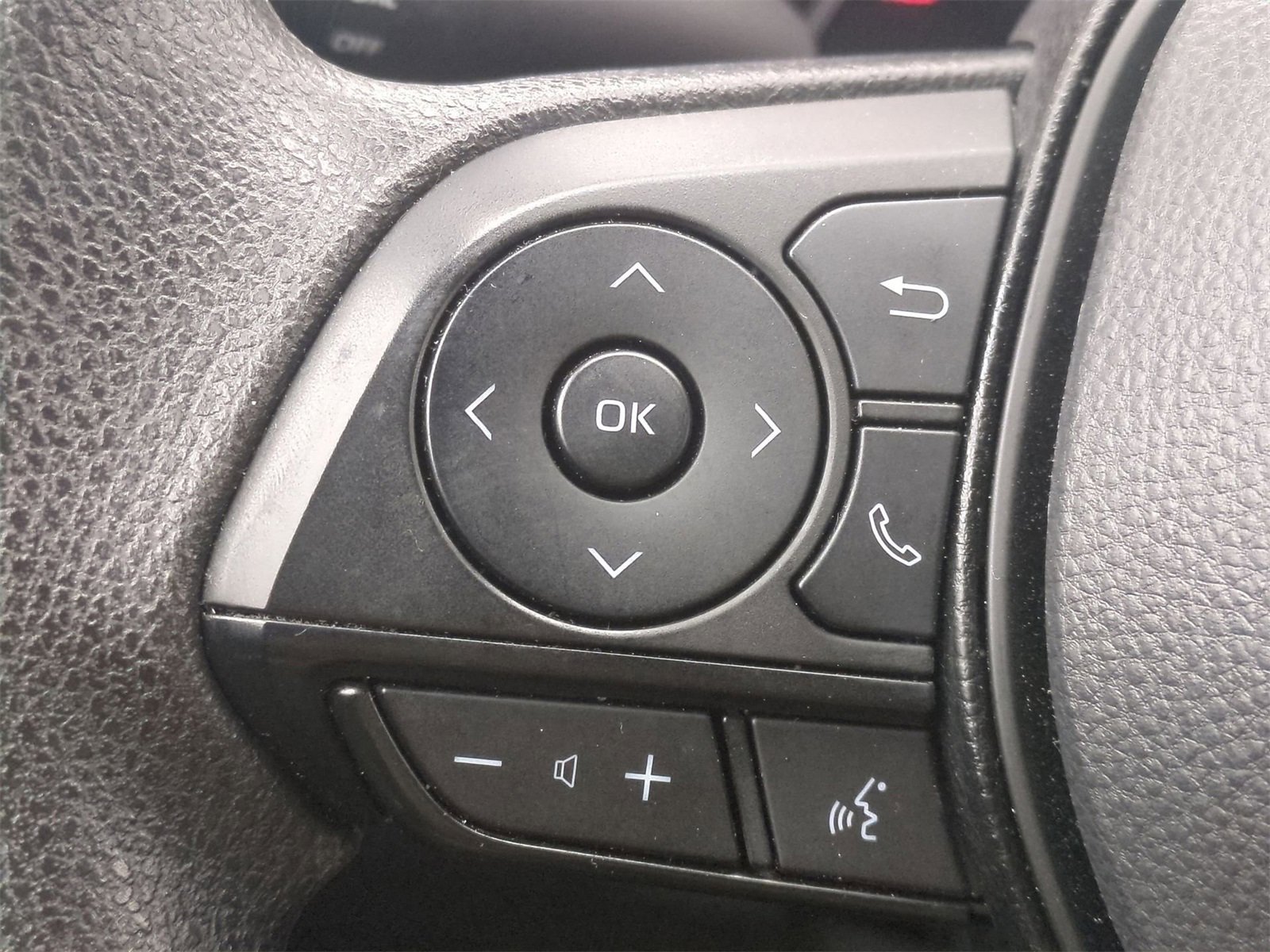 Thumbnail: 2023 Toyota RAV4 - 23