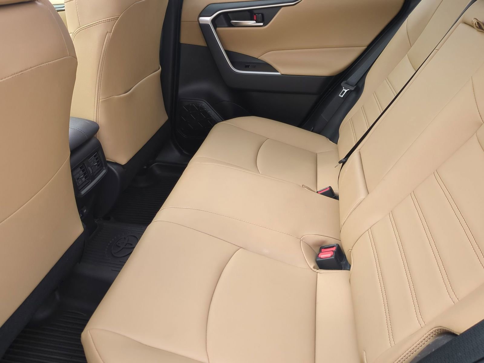 Thumbnail: 2024 Toyota RAV4 - 20