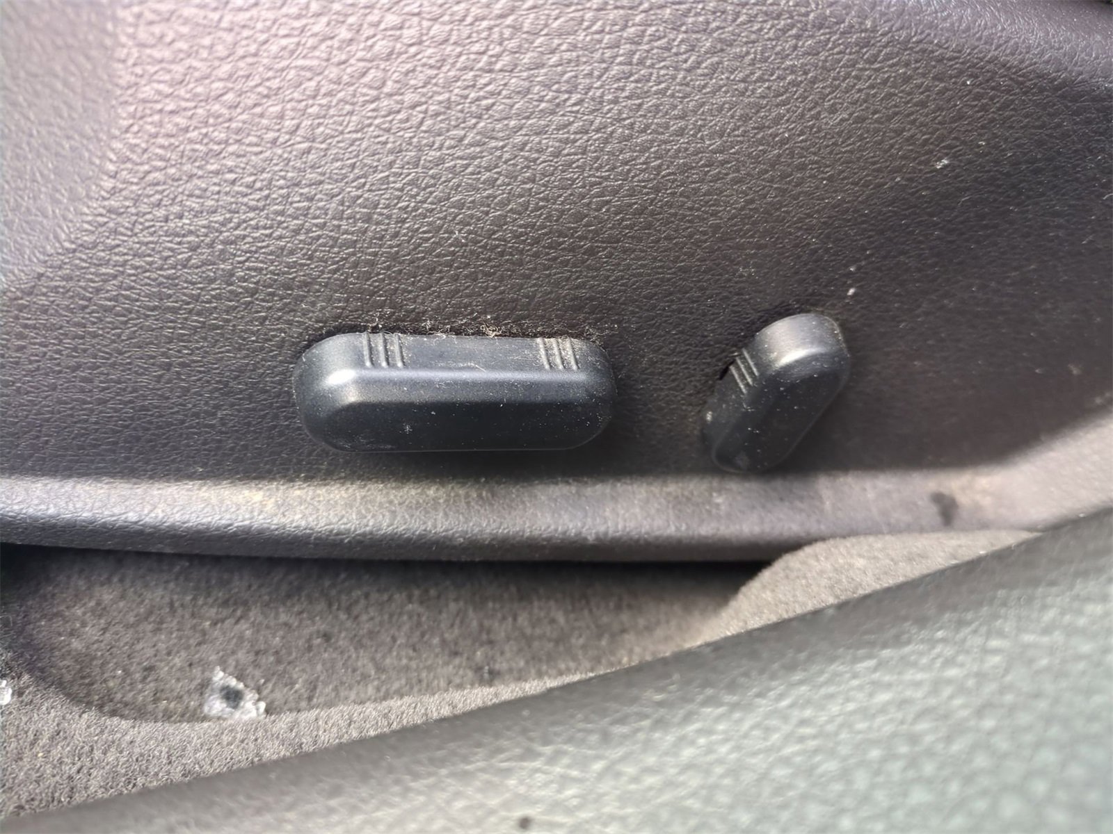 Thumbnail: 2012 Ford Fusion - 17