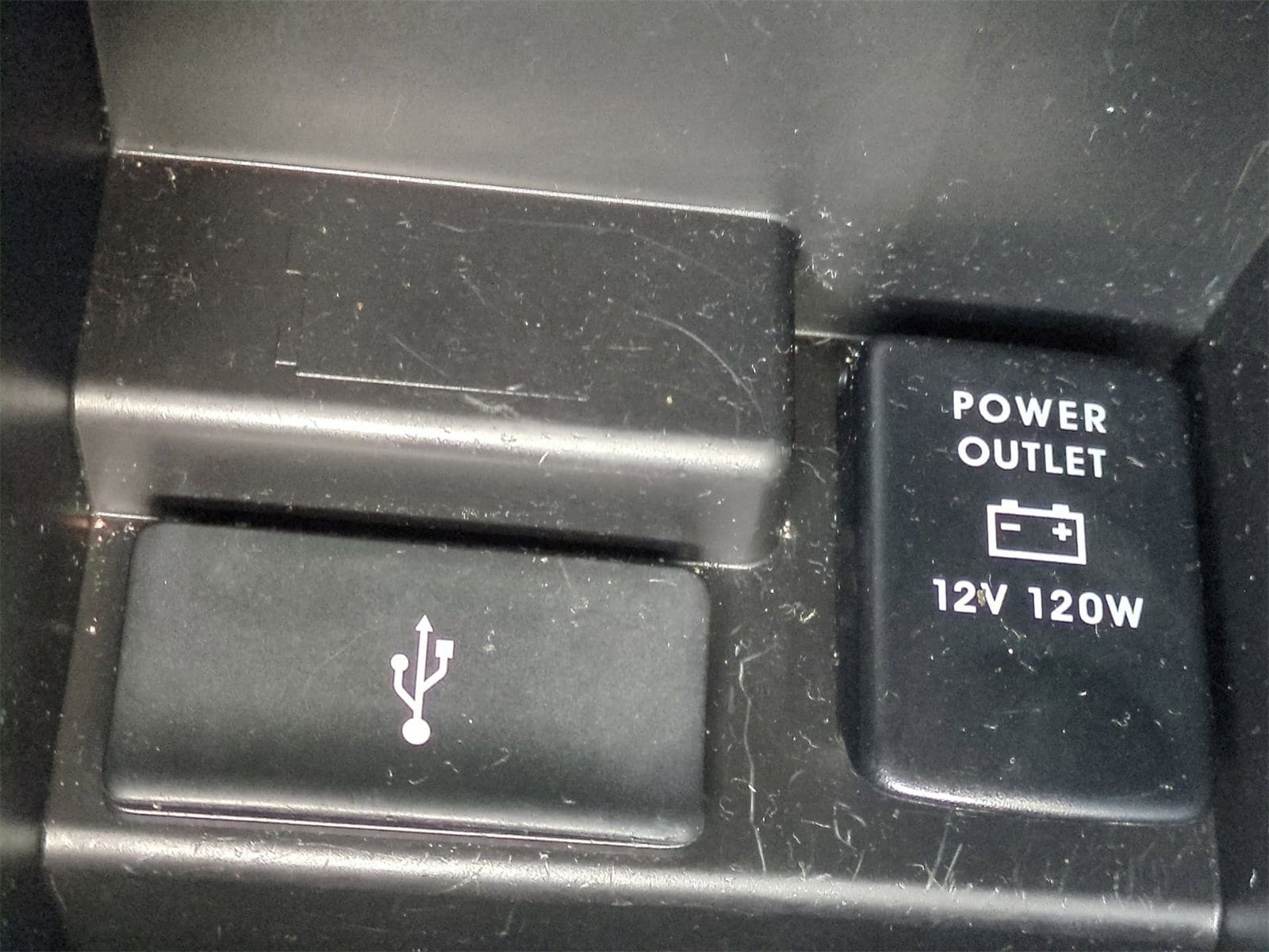 Thumbnail: 2017 Mitsubishi Outlander - 28