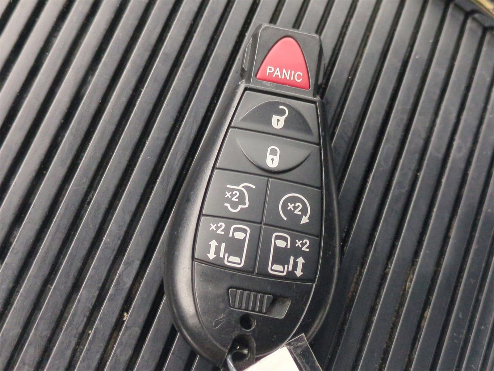 Thumbnail: 2018 Dodge Grand Caravan - 33