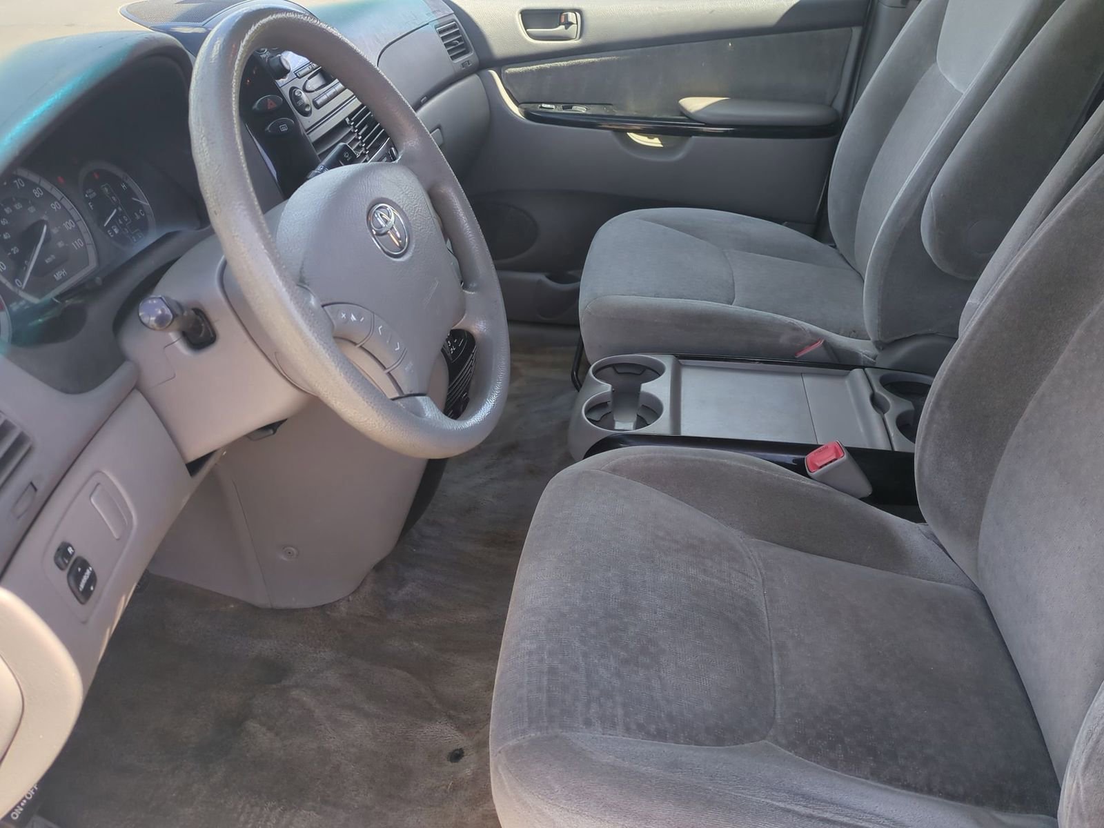 Thumbnail: 2005 Toyota Sienna - 16