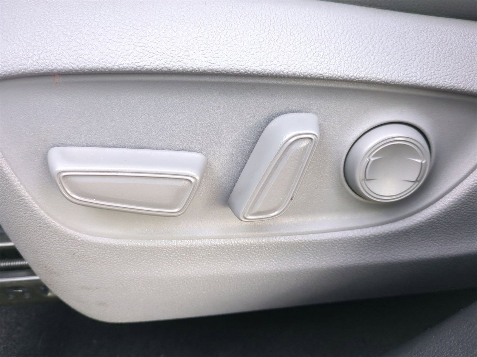 Thumbnail: 2022 Toyota Highlander - 17