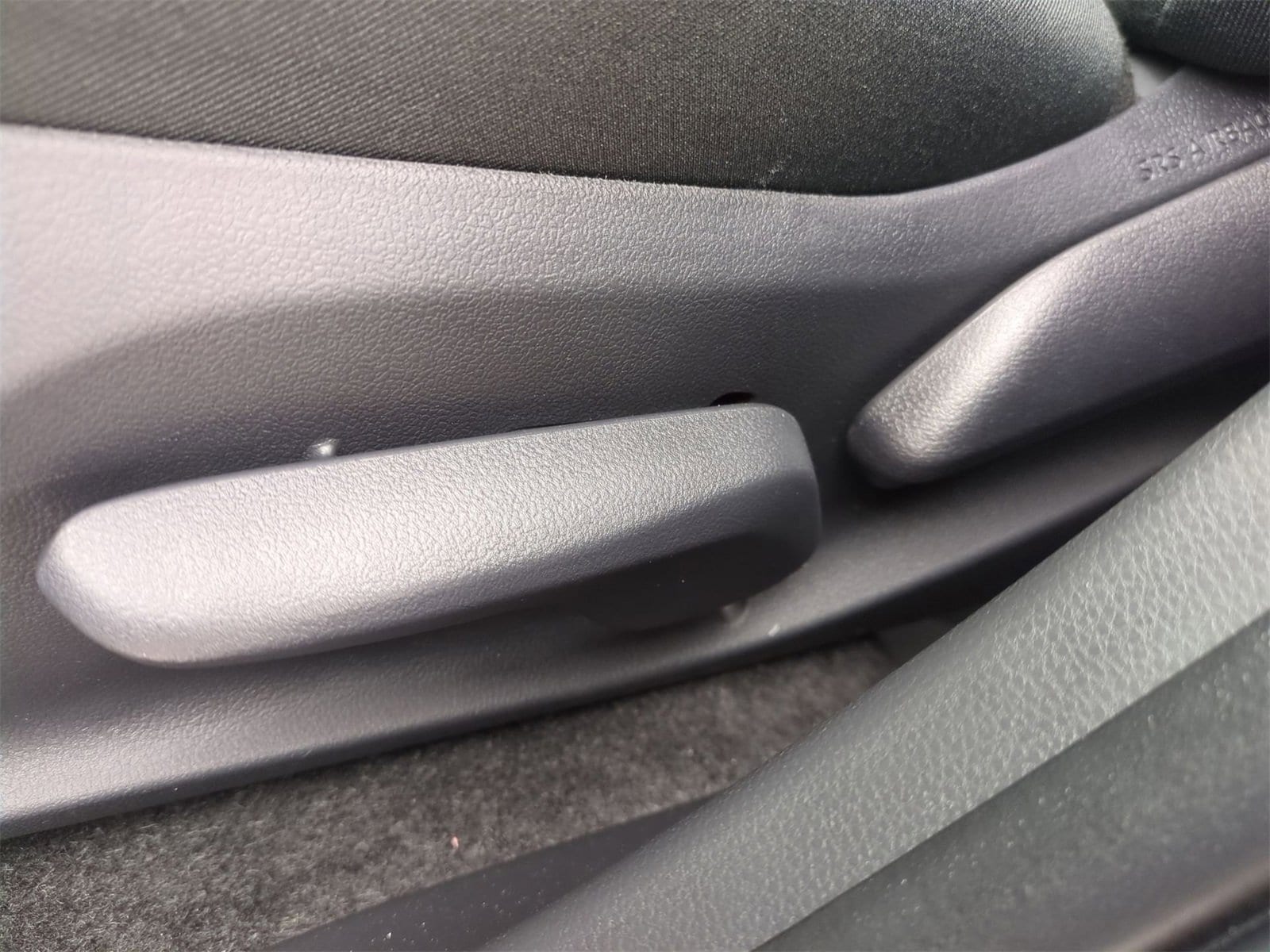 Thumbnail: 2025 Toyota RAV4 - 17