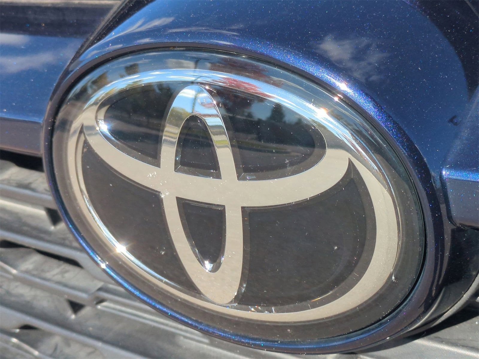 Thumbnail: 2023 Toyota RAV4 - 12