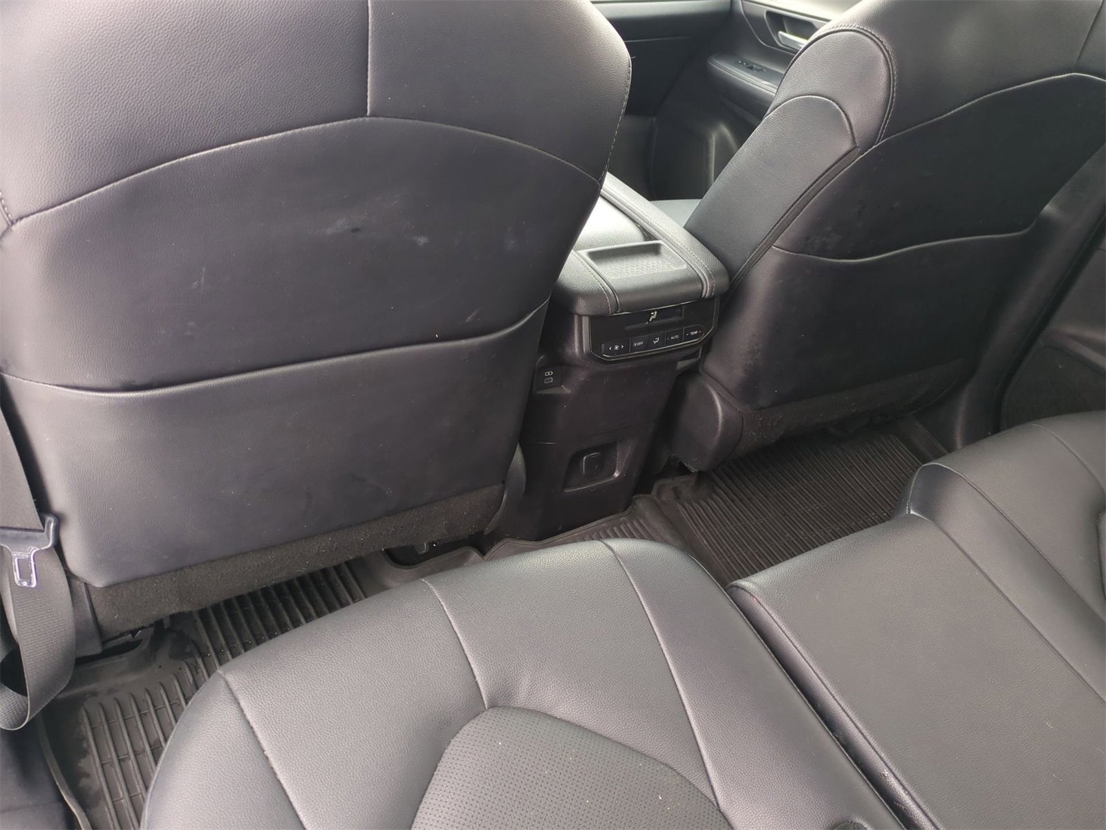 Thumbnail: 2024 Toyota Grand Highlander - 18