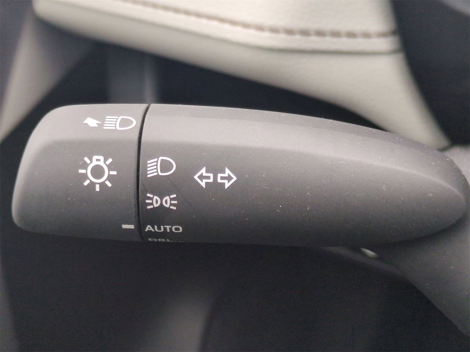 Thumbnail: 2025 Toyota RAV4 - 28