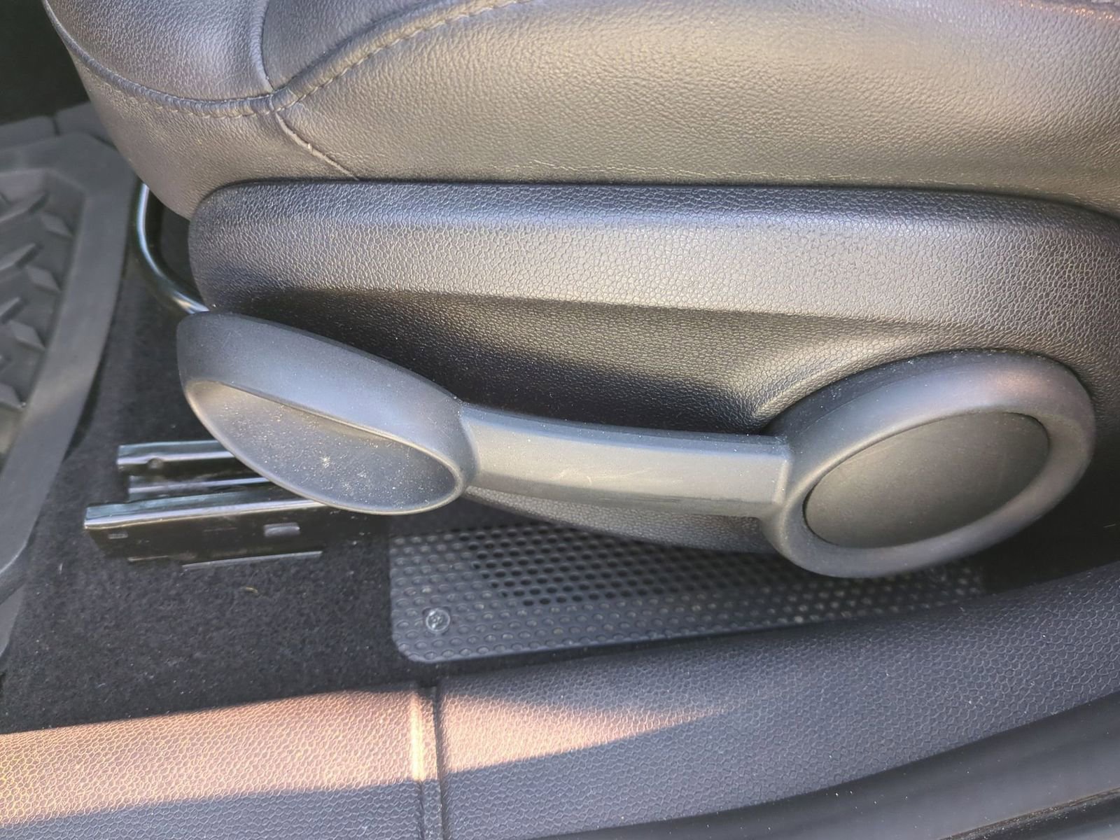 Thumbnail: 2014 MINI Cooper Countryman - 17