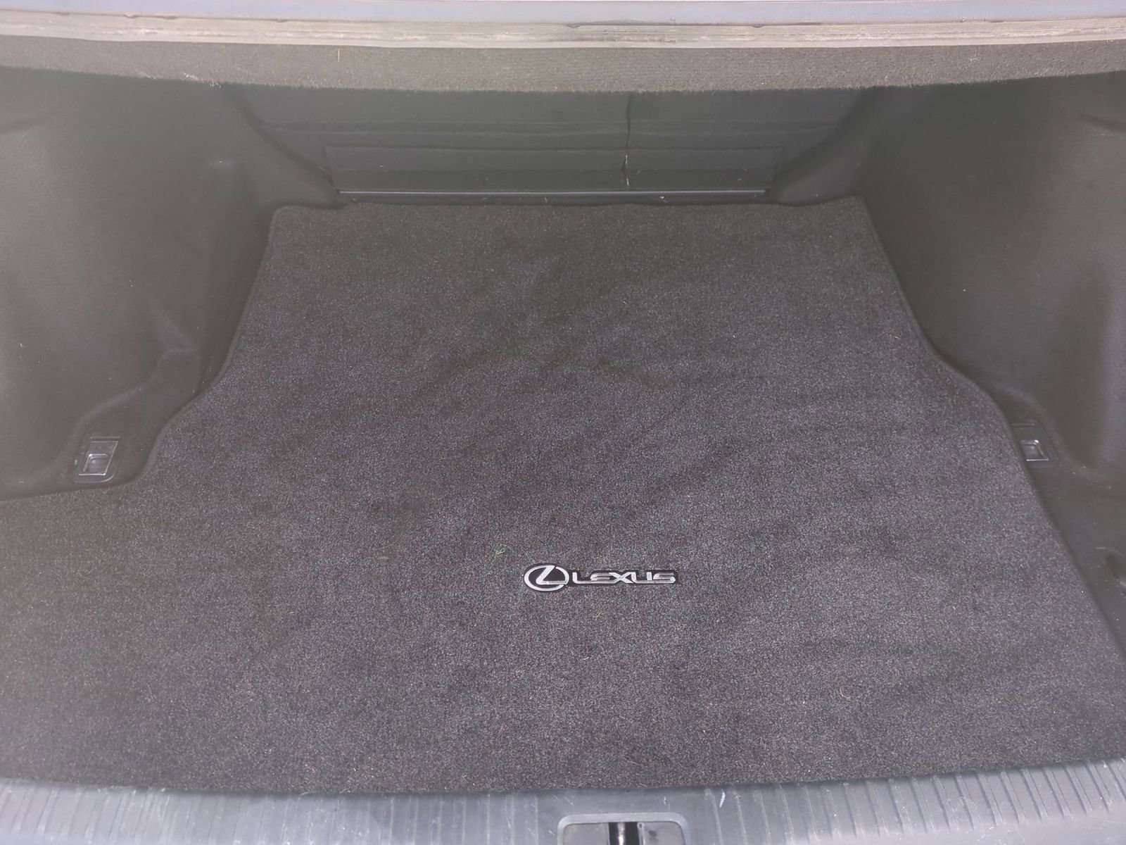 Thumbnail: 2017 Lexus IS - 34