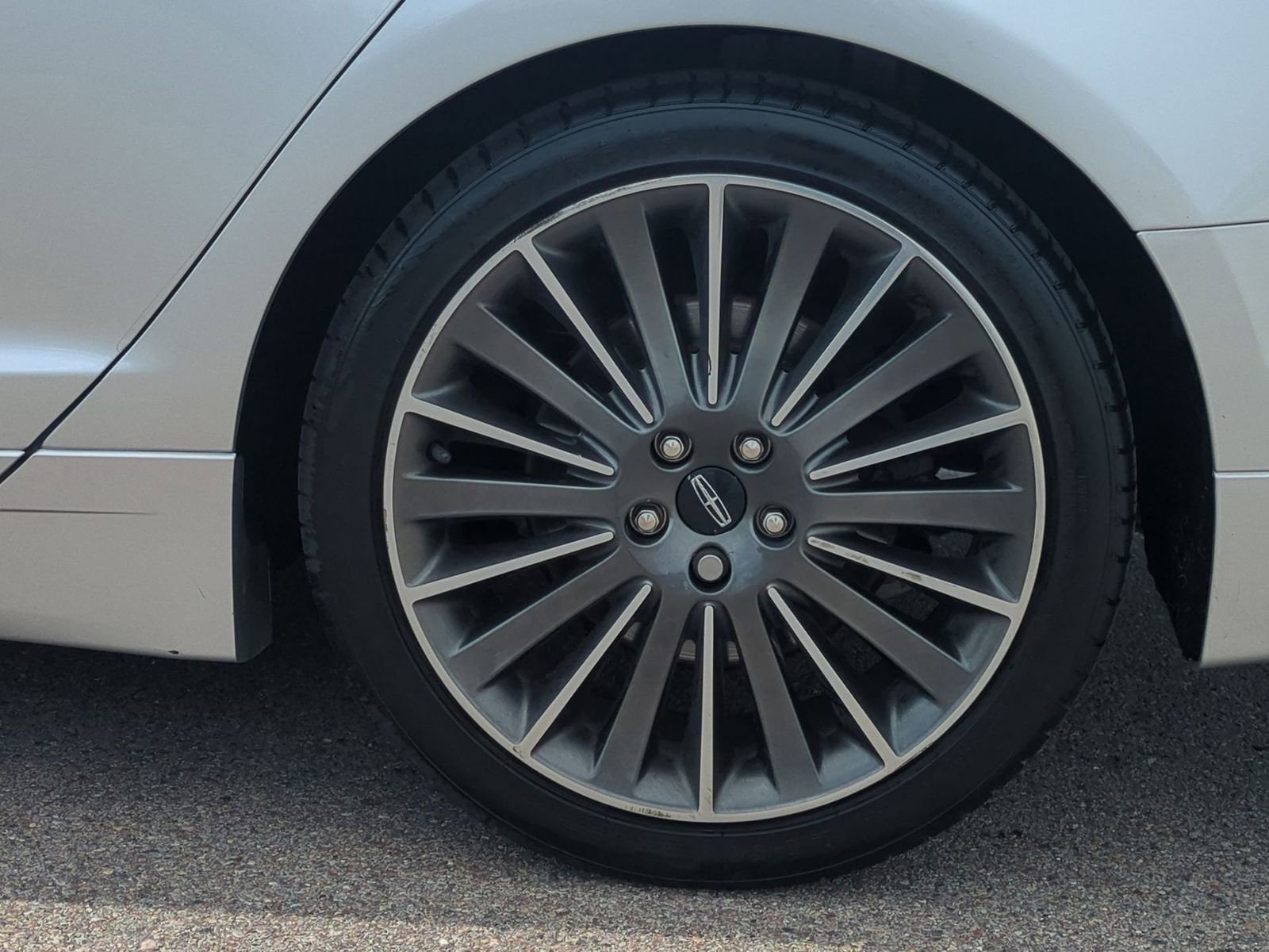 Thumbnail: 2016 Lincoln MKZ - 14