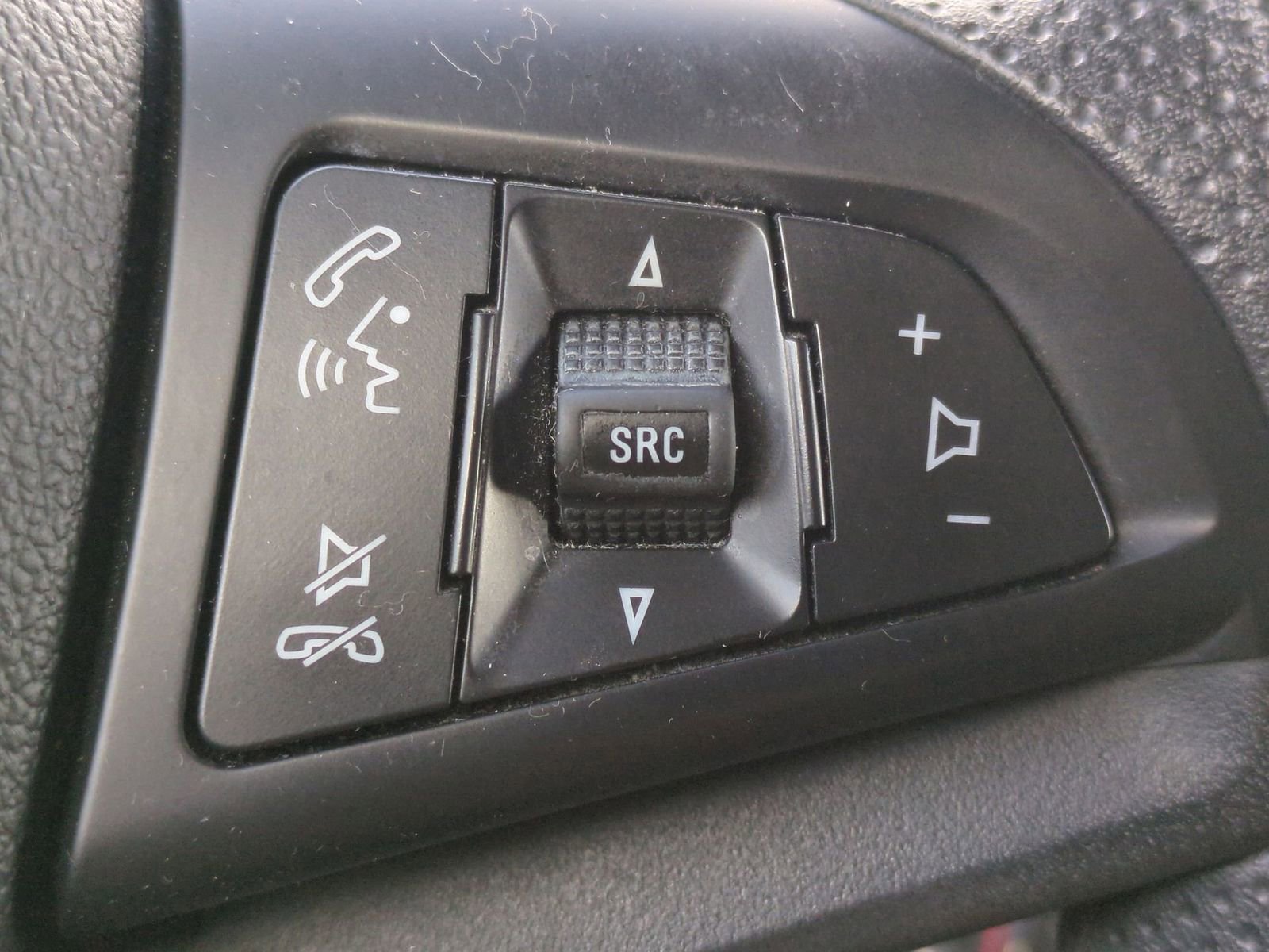 Thumbnail: 2017 Chevrolet Trax - 24