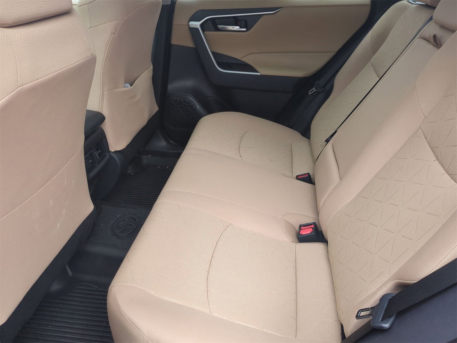 Thumbnail: 2025 Toyota RAV4 - 20